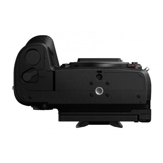 Panasonic GH6 + 12-35mm F/2.8